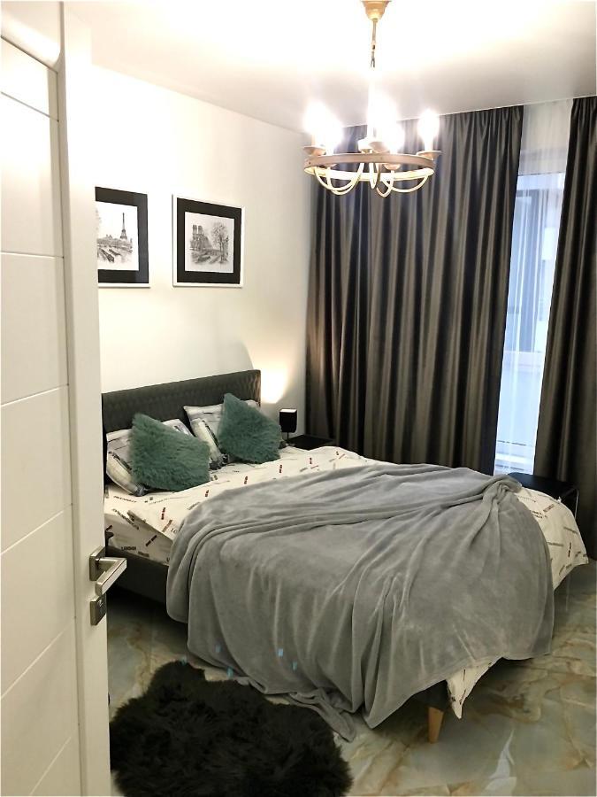 4-Room Jacuzzi Apartment Львов Экстерьер фото