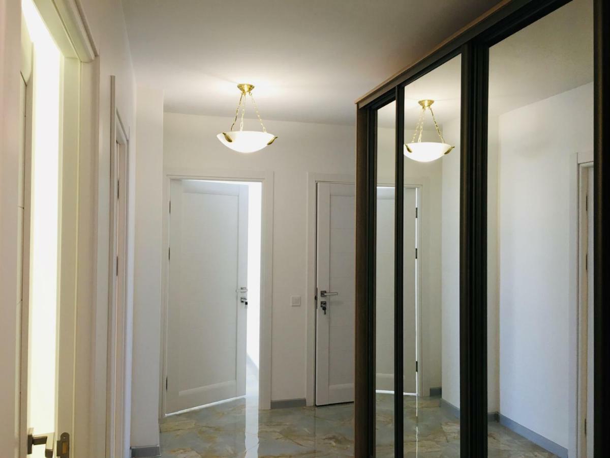 4-Room Jacuzzi Apartment Львов Экстерьер фото