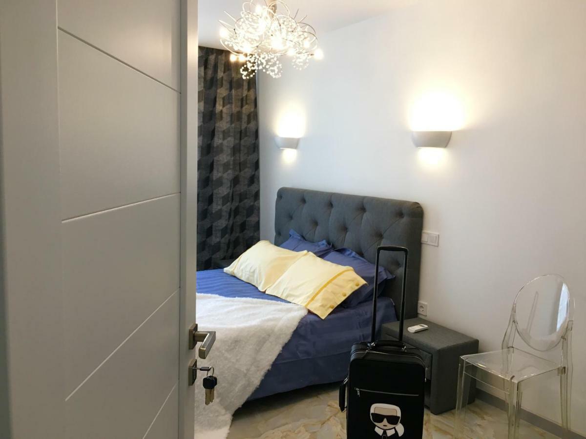 4-Room Jacuzzi Apartment Львов Экстерьер фото