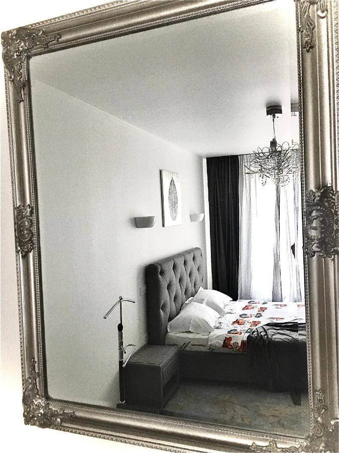 4-Room Jacuzzi Apartment Львов Экстерьер фото